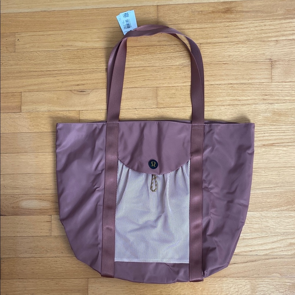 NWT Lululemon Take it on Tote